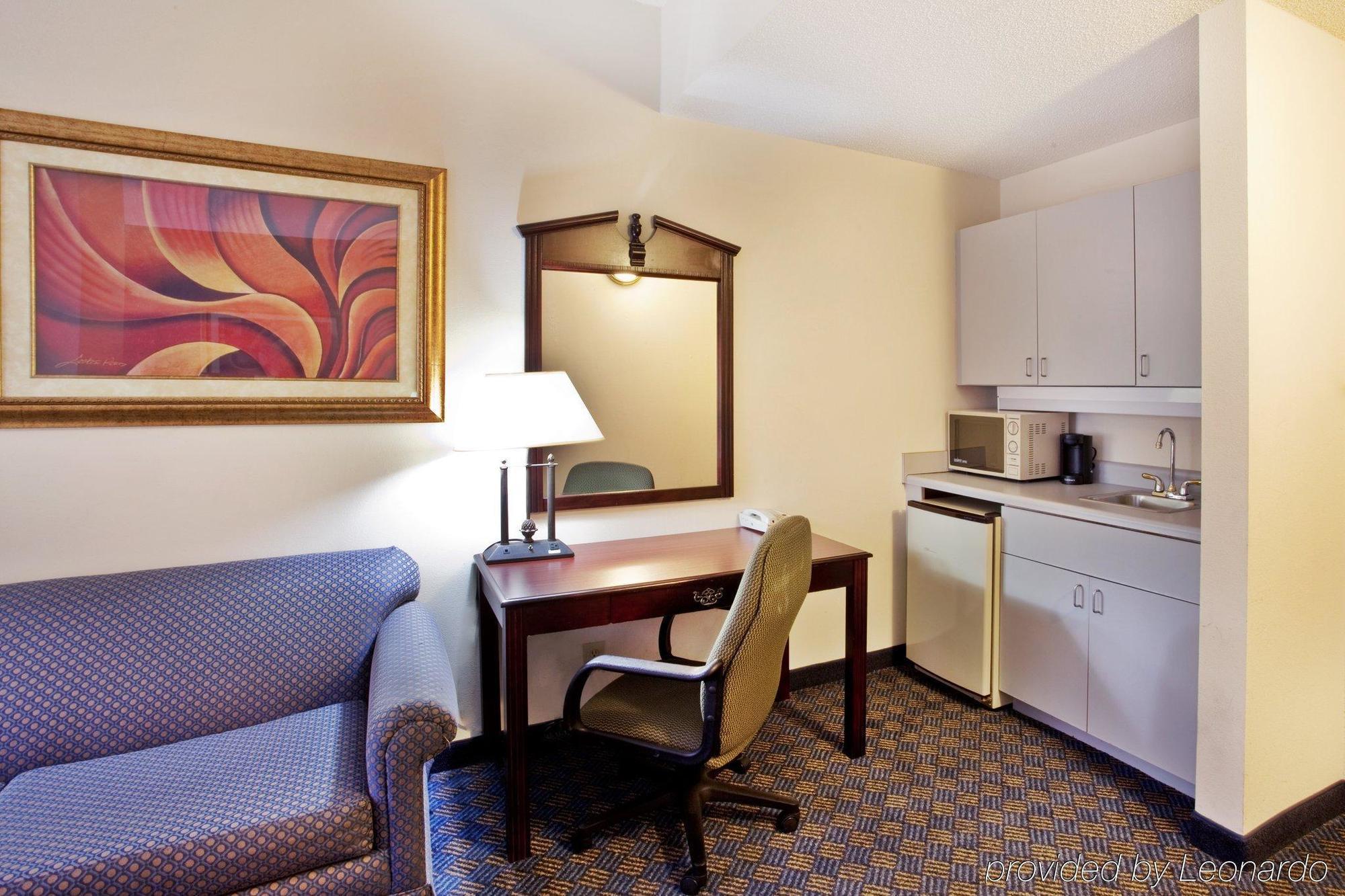Holiday Inn Express Hotel & Suites Lawrenceville By Ihg Eksteriør billede