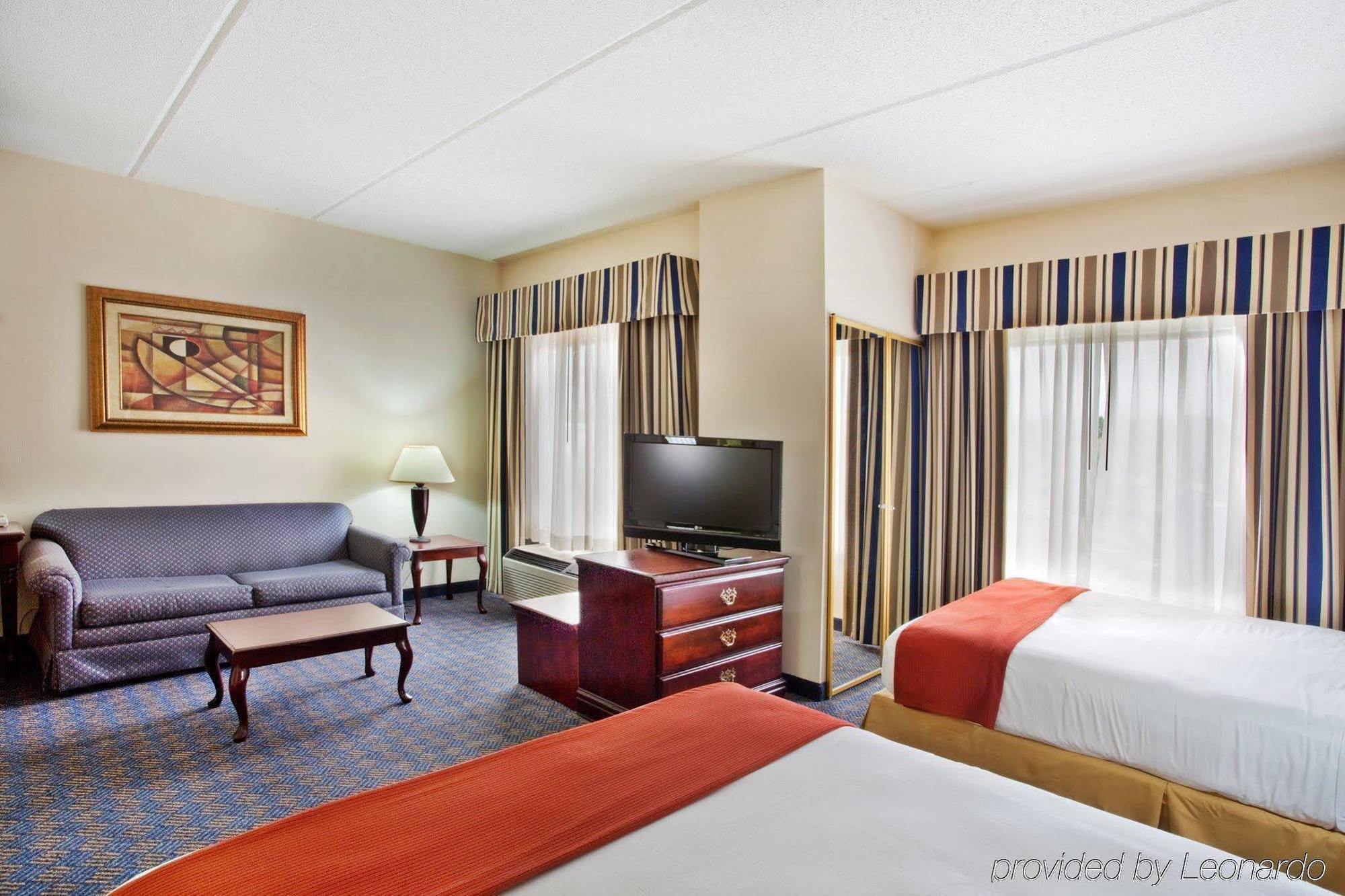 Holiday Inn Express Hotel & Suites Lawrenceville By Ihg Eksteriør billede